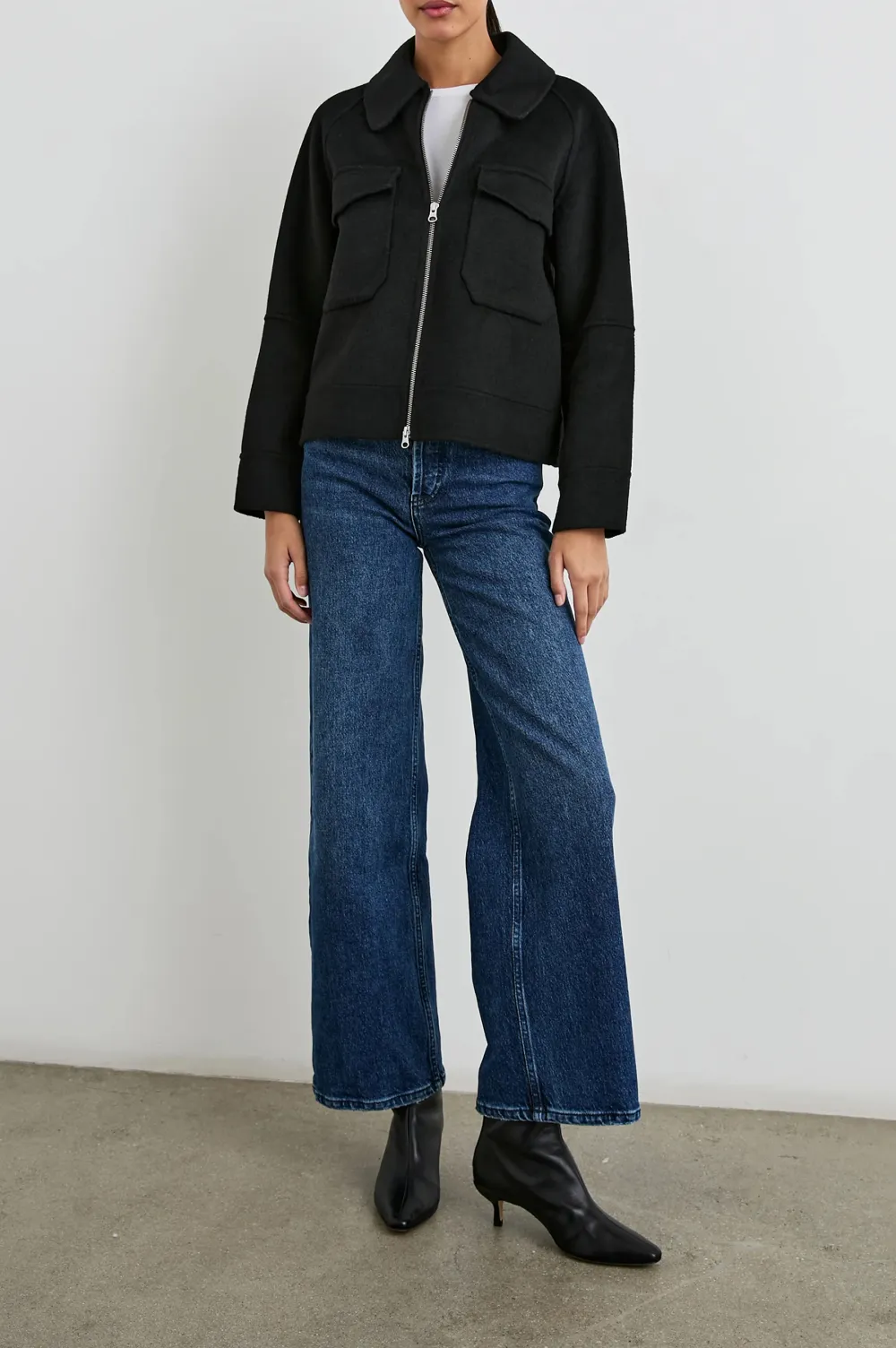 A Versatile Checked Long-Sleeved Women's Jacket