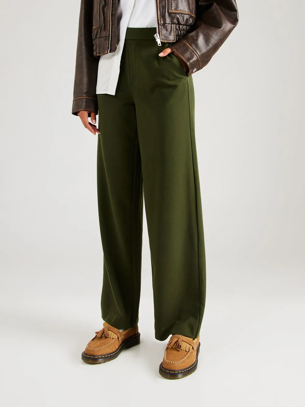 Wide Leg Pleat-Front Pants