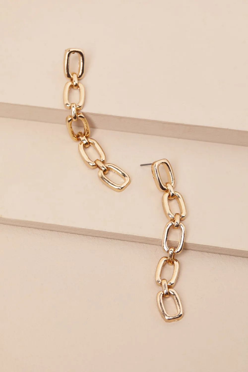 Simple And Versatile Low-Key Gold Earrings