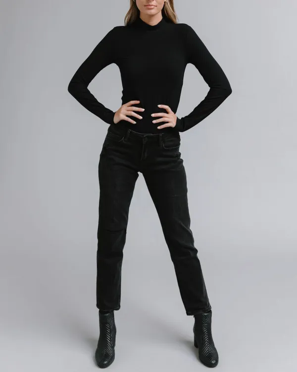 Mid Rise Boyfriend Style Jean