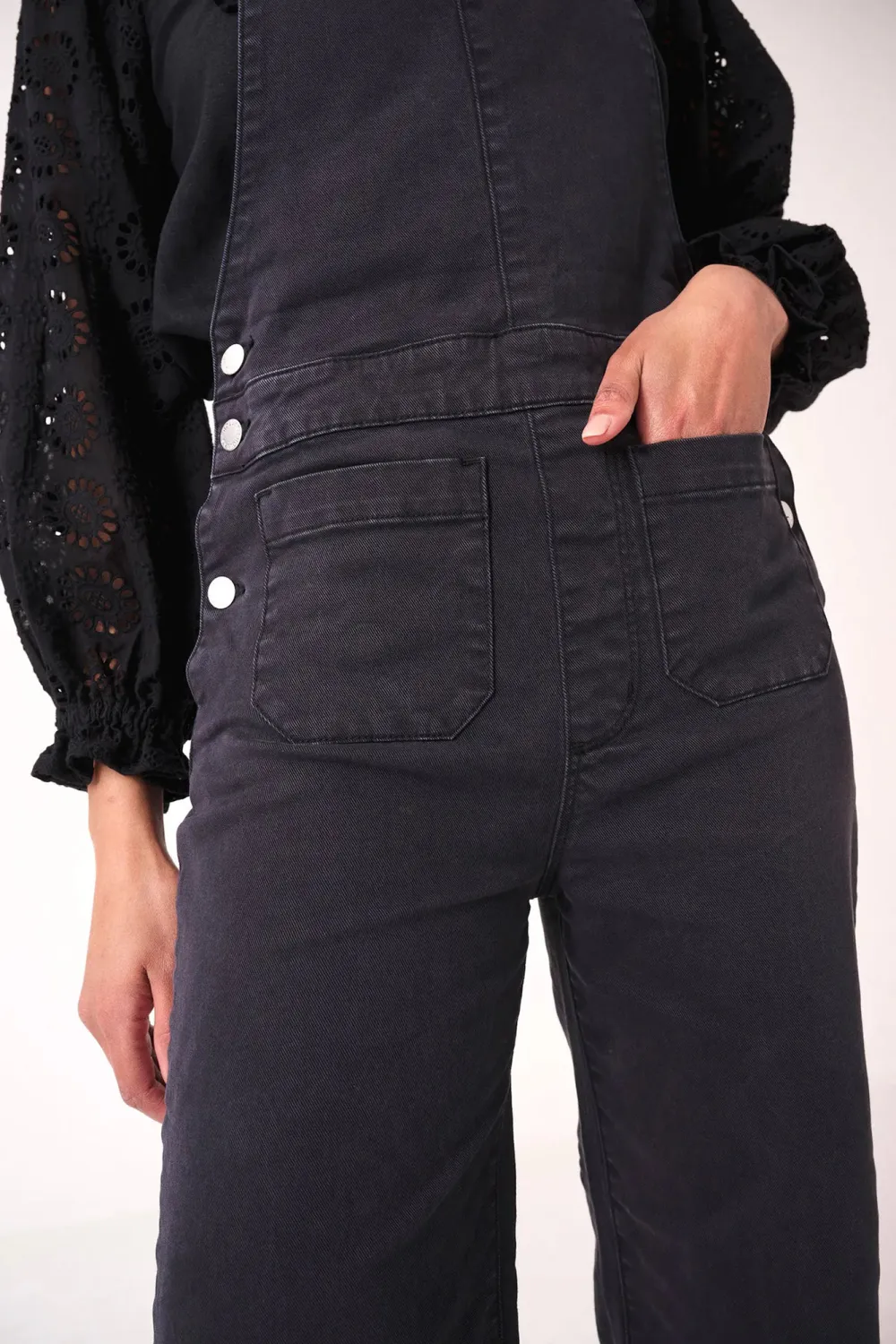 Black Retro Slim-Fit Comfortable Breathable Jumpsuit