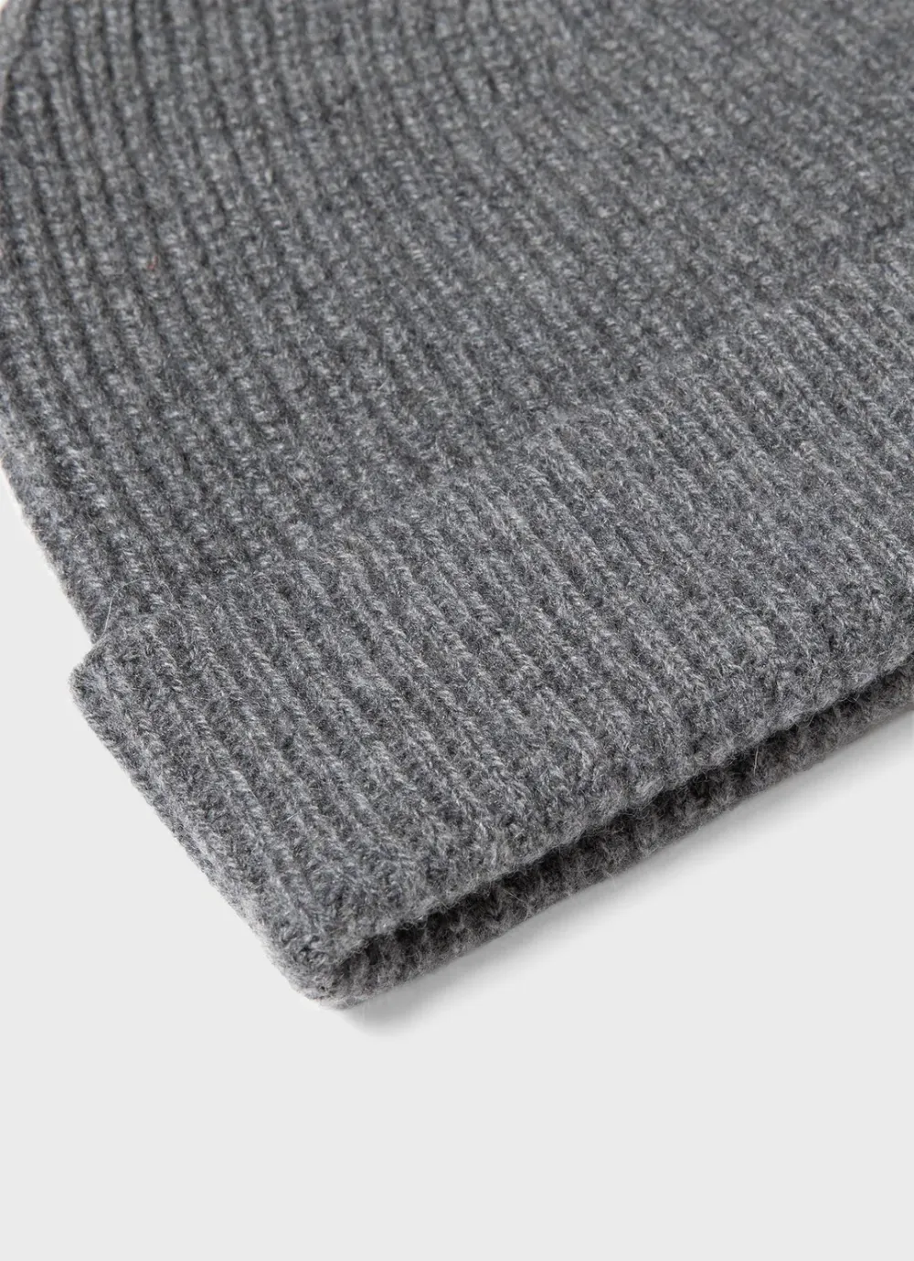 Light Gray Knitted Beanie With Ribbed Cuff For Casual Warmth