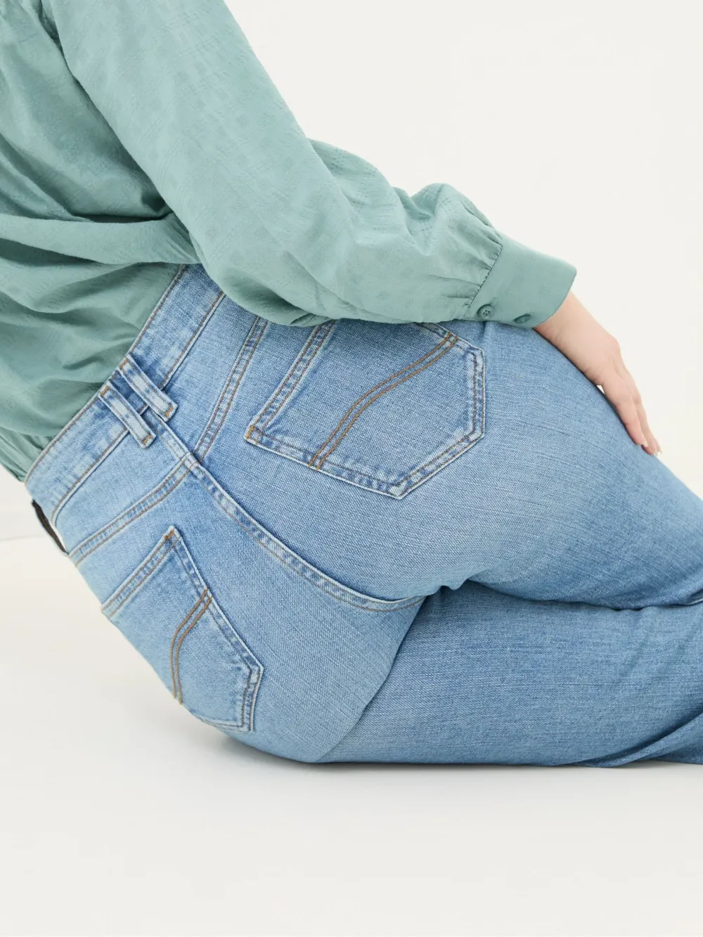 Light Vintage Blue Comfort Straight Jeans