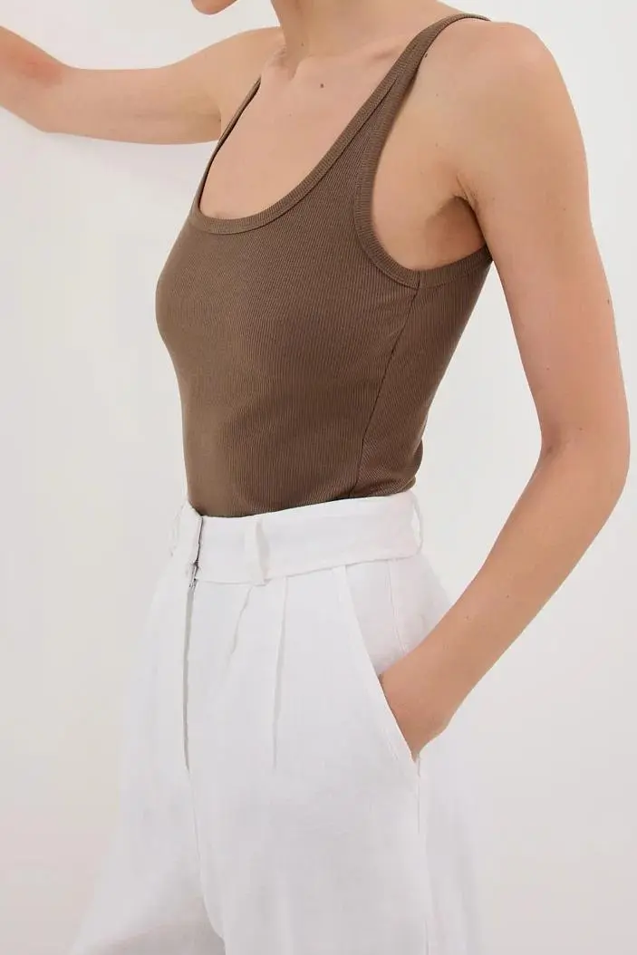 CLOVER LOW SCOOP KNIT TANK