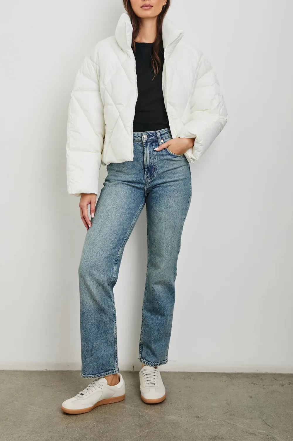 Thick And Warm Short-Sleeved Women's Down Jacket