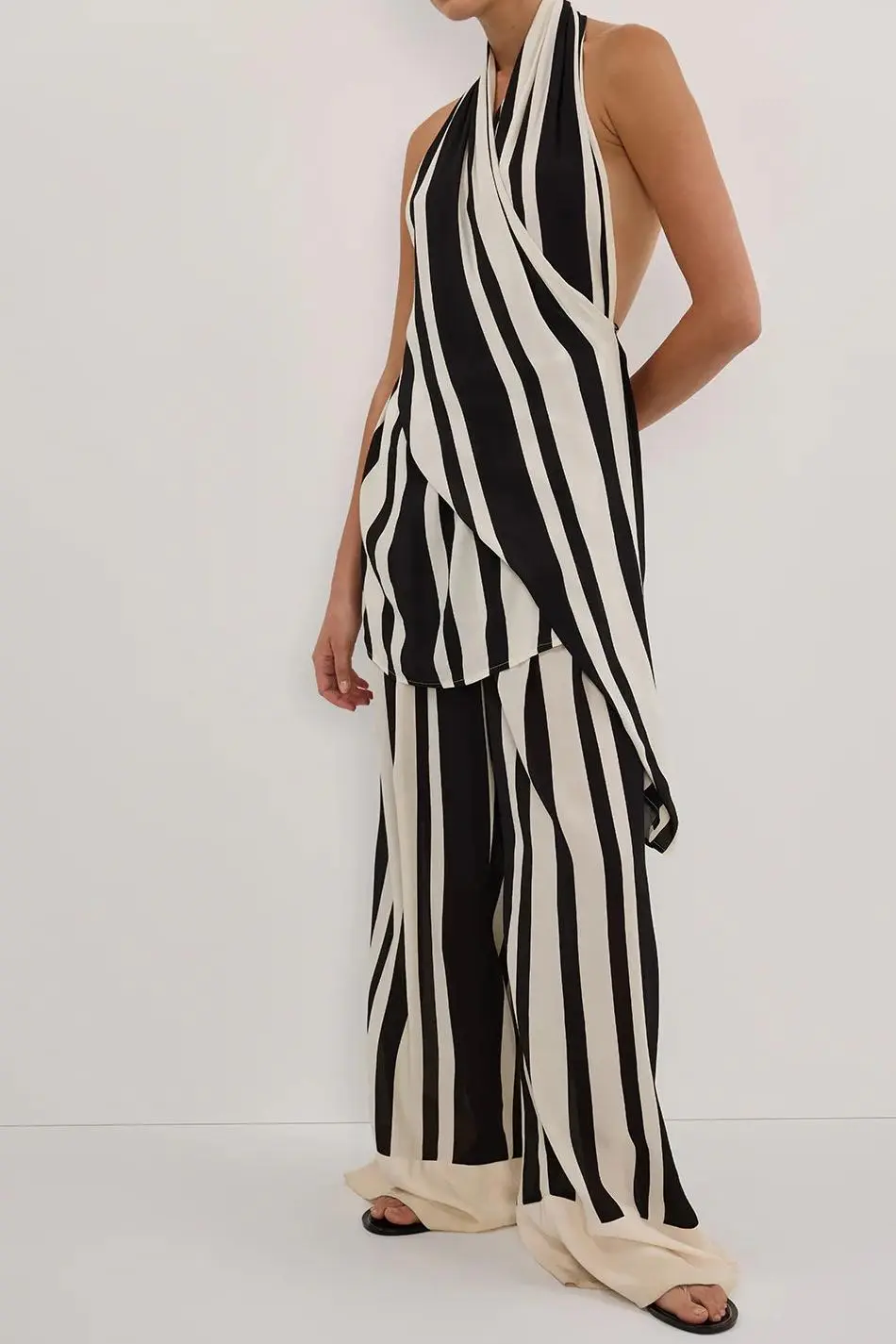 BLACK STRIPE PANT