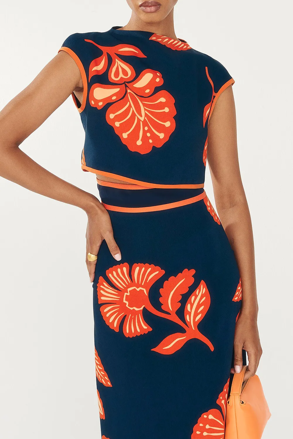 Vintage Artistic Leaf Contrast Top