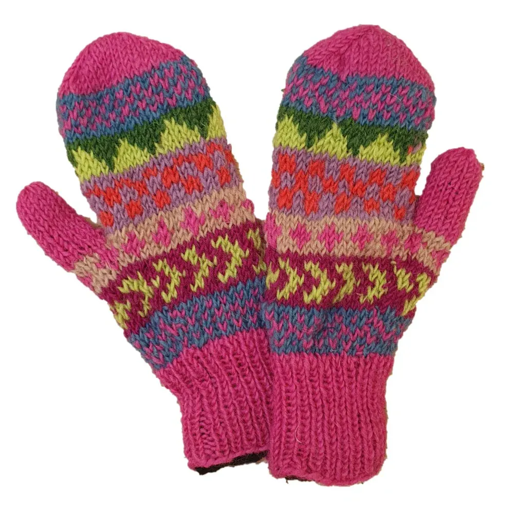 Patterned Mittens With Nordic Style Design