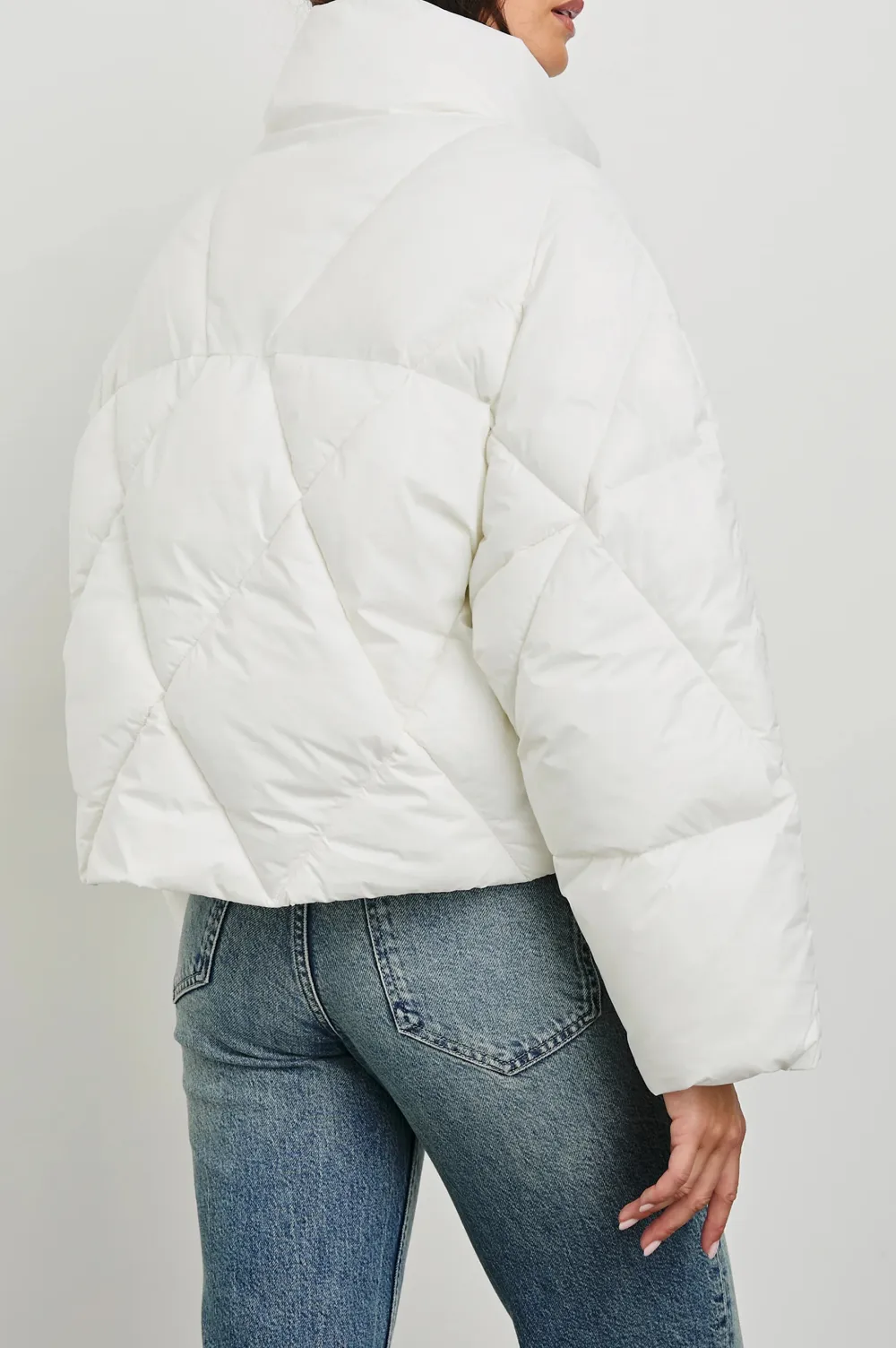 Thick And Warm Short-Sleeved Women's Down Jacket