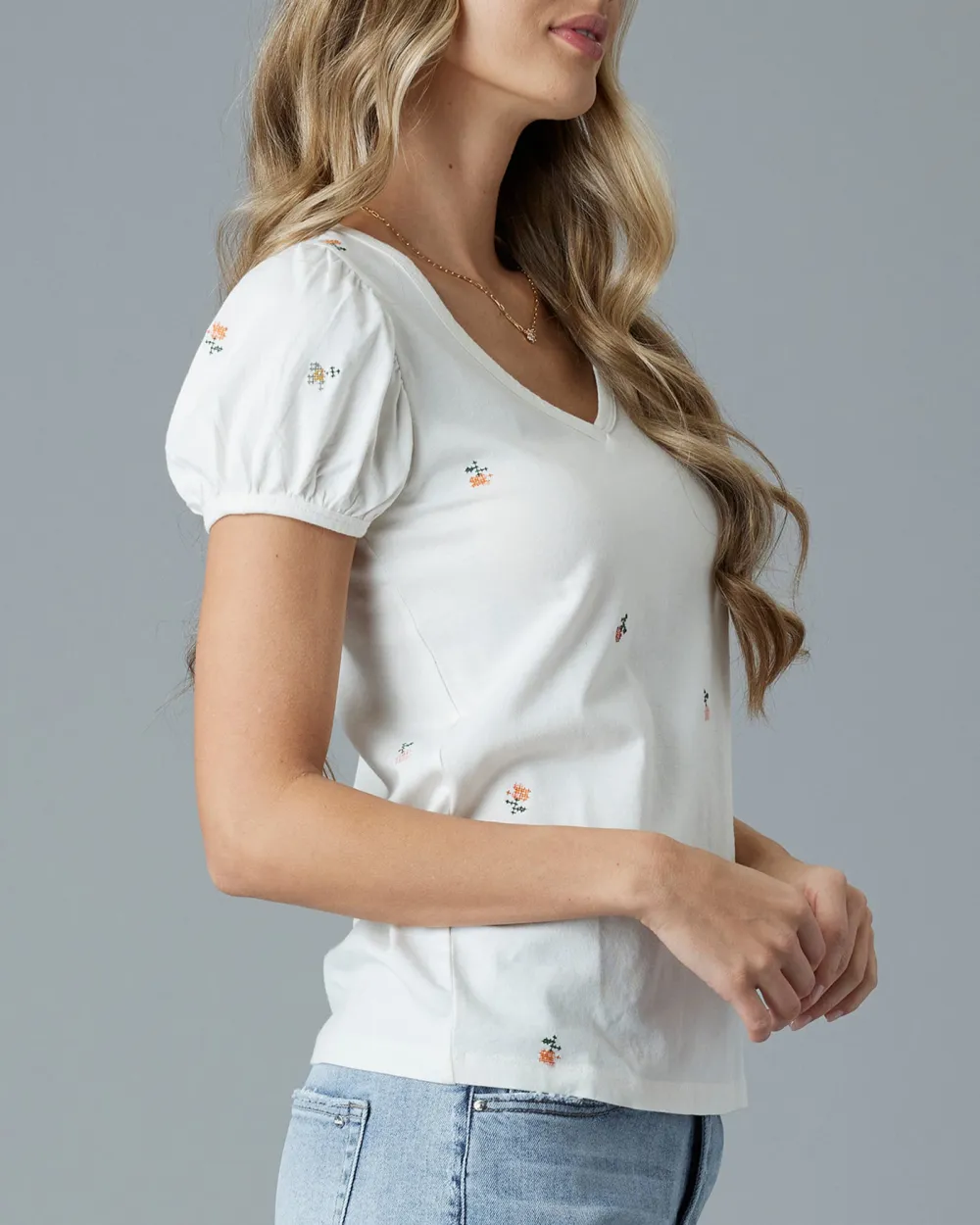 Charming V-Neck T-Shirt With Small Embroidered Motifs