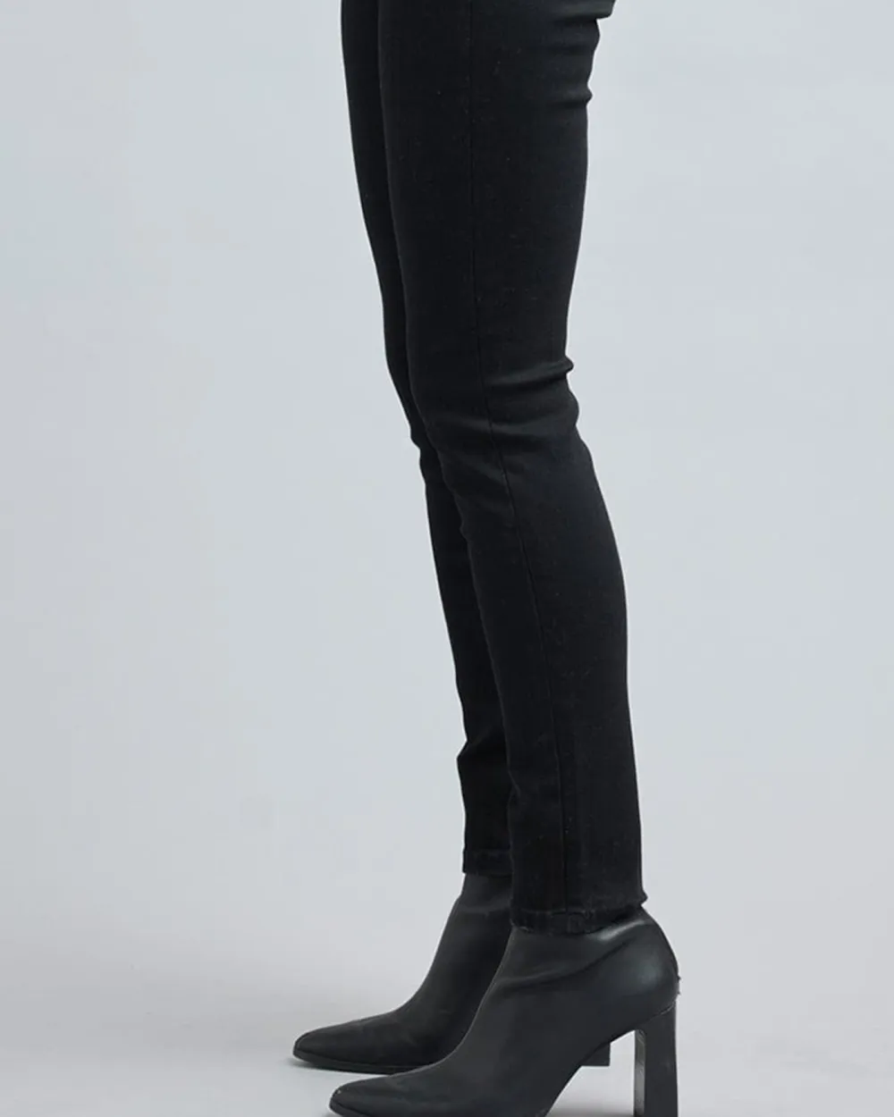 Black High Rise Skinny Jean