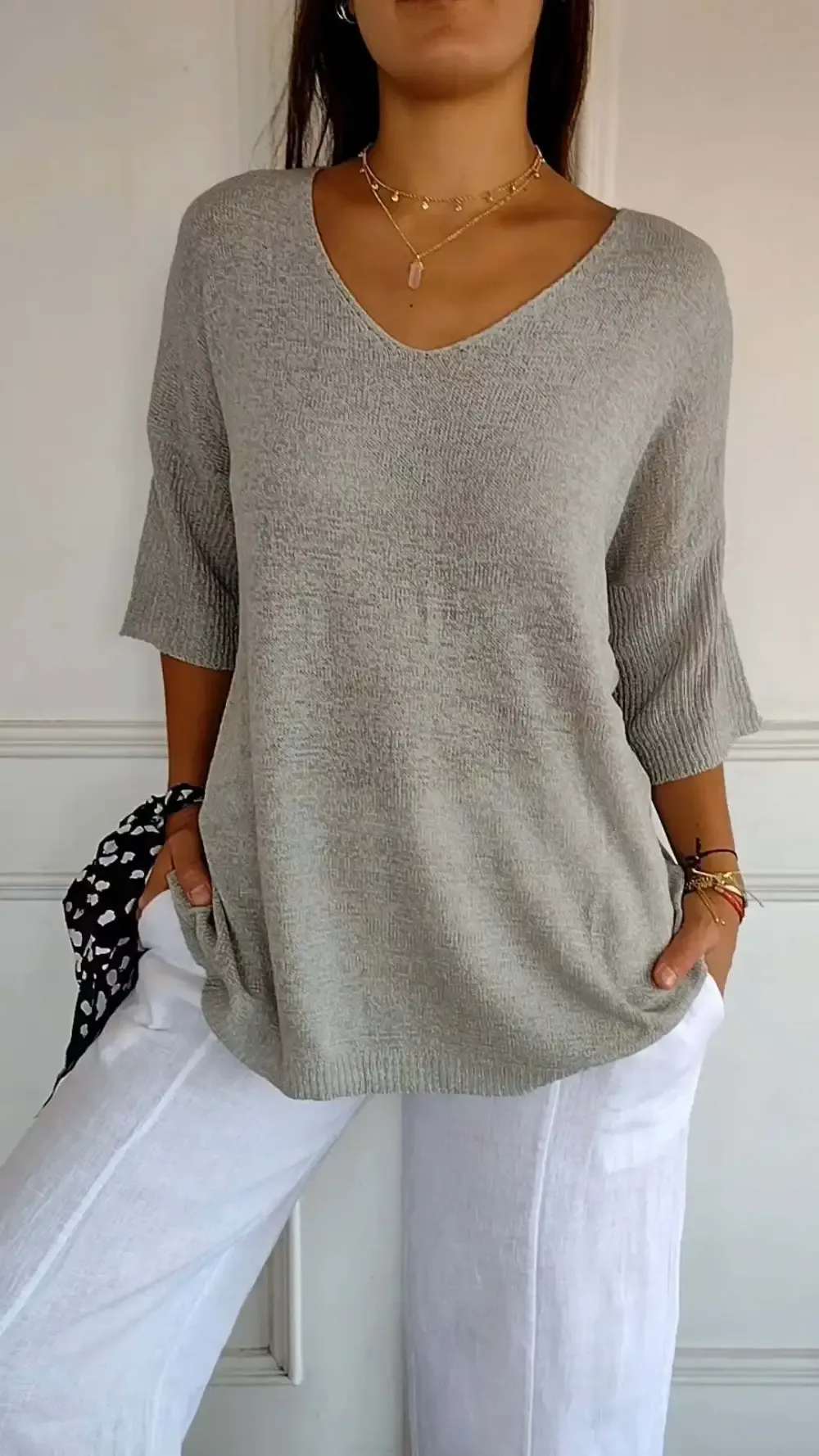 Solid Color Knitted V-neck Top(The first 50 customers will receive a $15 reward upon delivery)