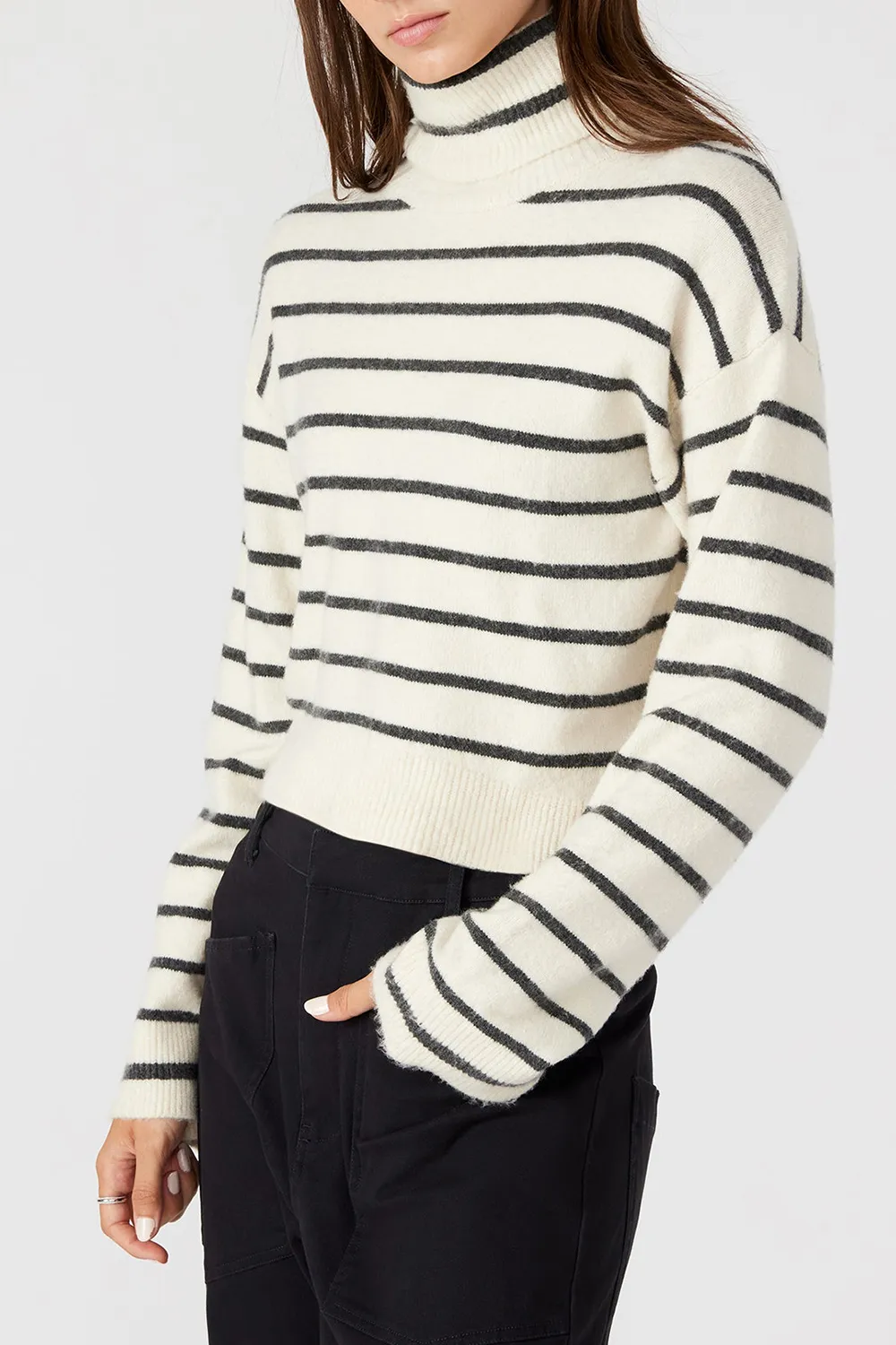 High Neck Sweater White/Black