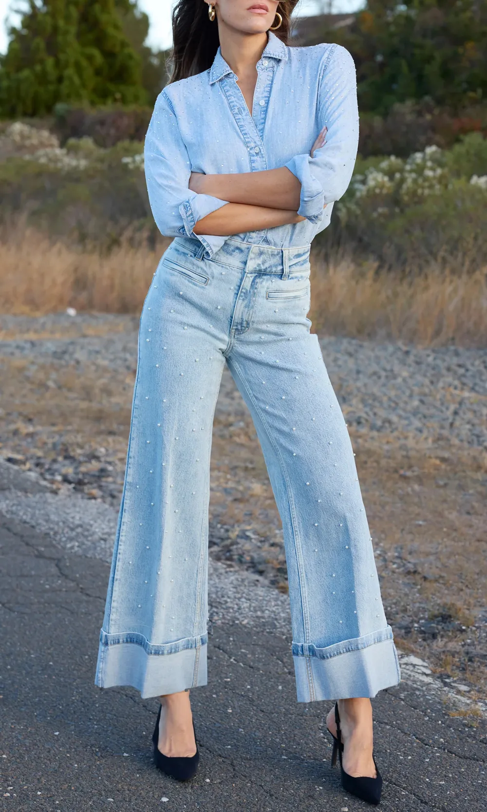 Light-Colored Premium Wide-Leg Jeans