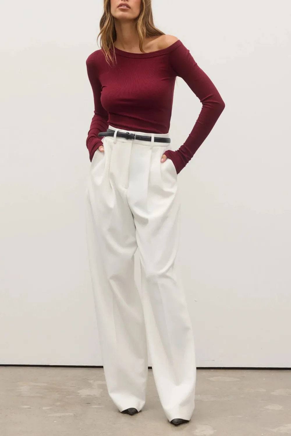 Simple Temperament Off-Shoulder Wine Long-Sleeved Tees