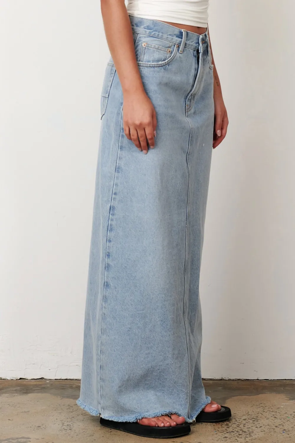 Classic Blue Slim-Fit Denim Skirt