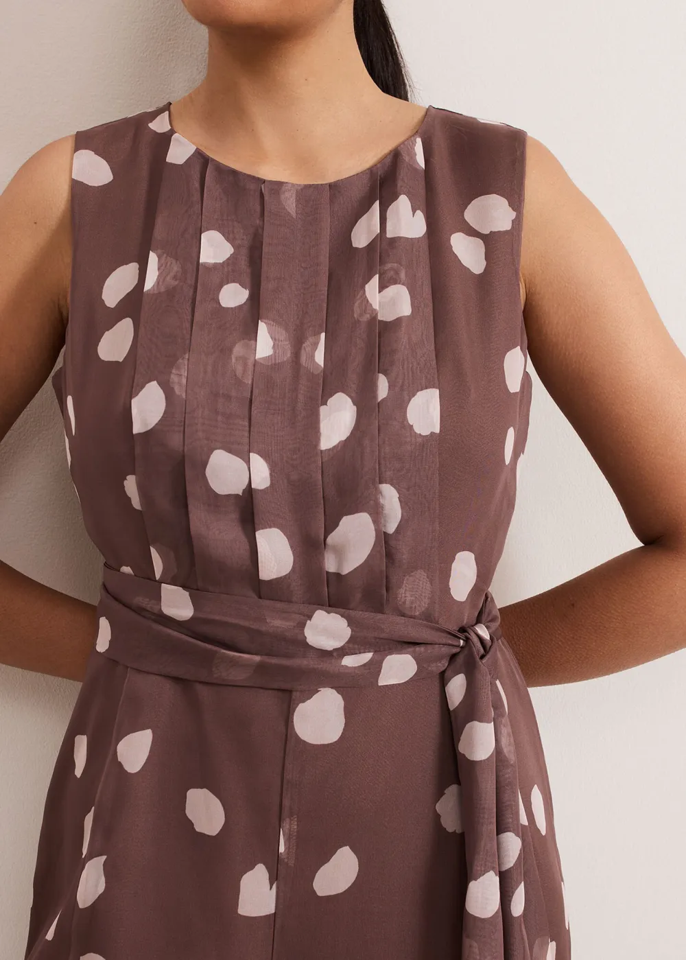 Soft Polka Dot Art Style Round Neck Sleeveless Dress