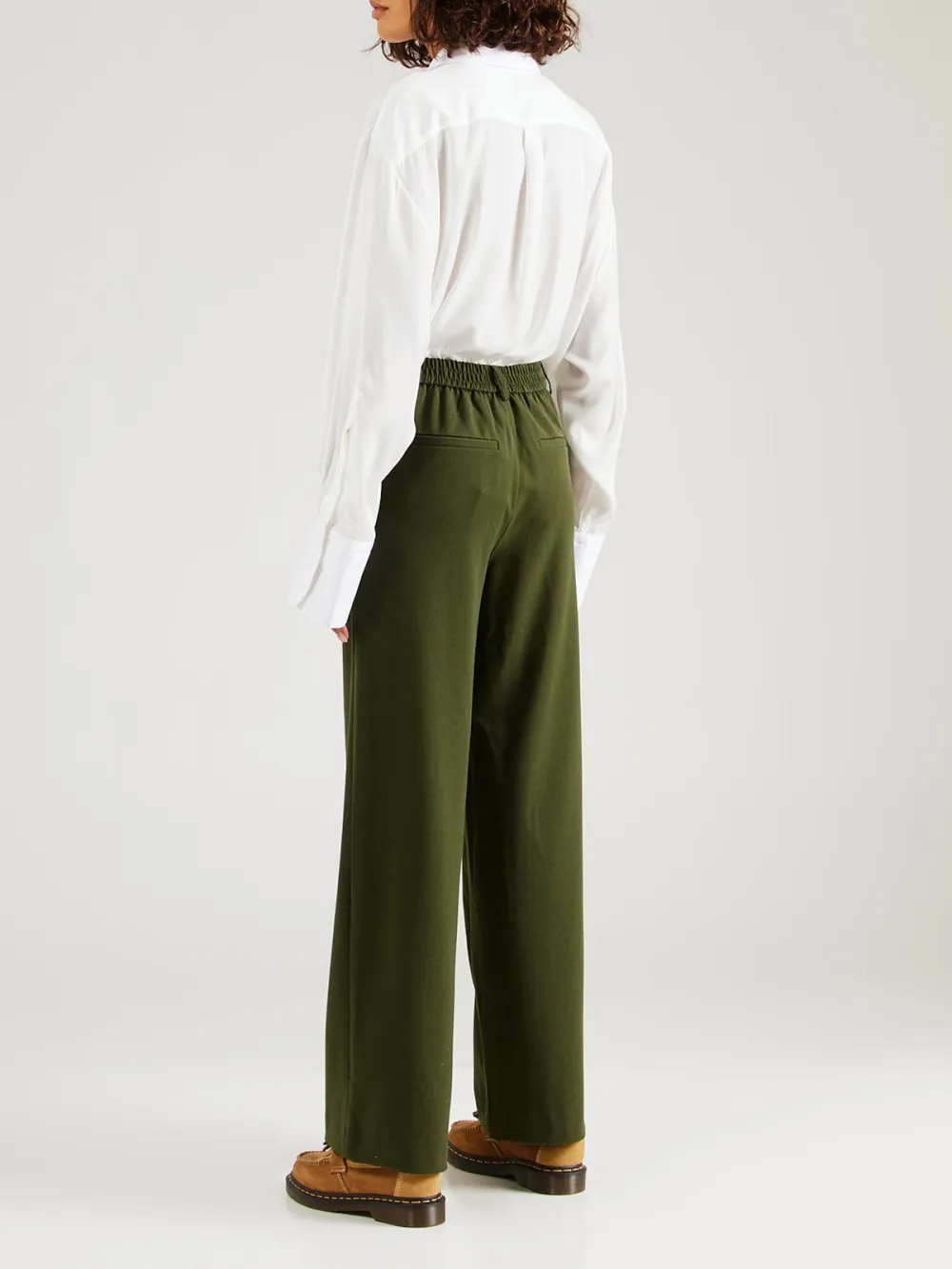 Wide Leg Pleat-Front Pants