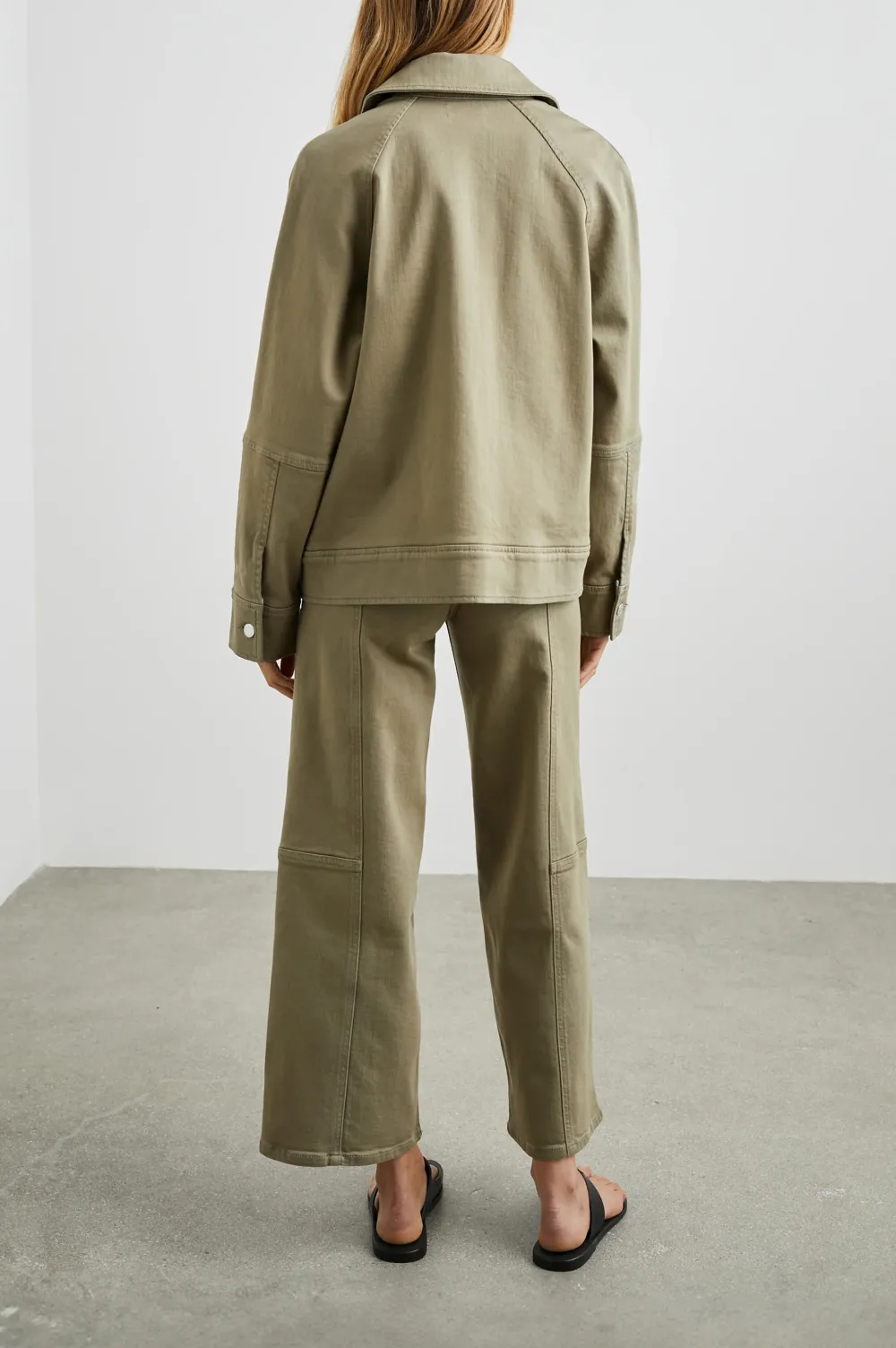 A Versatile Checked Long-Sleeved Women's Jacket