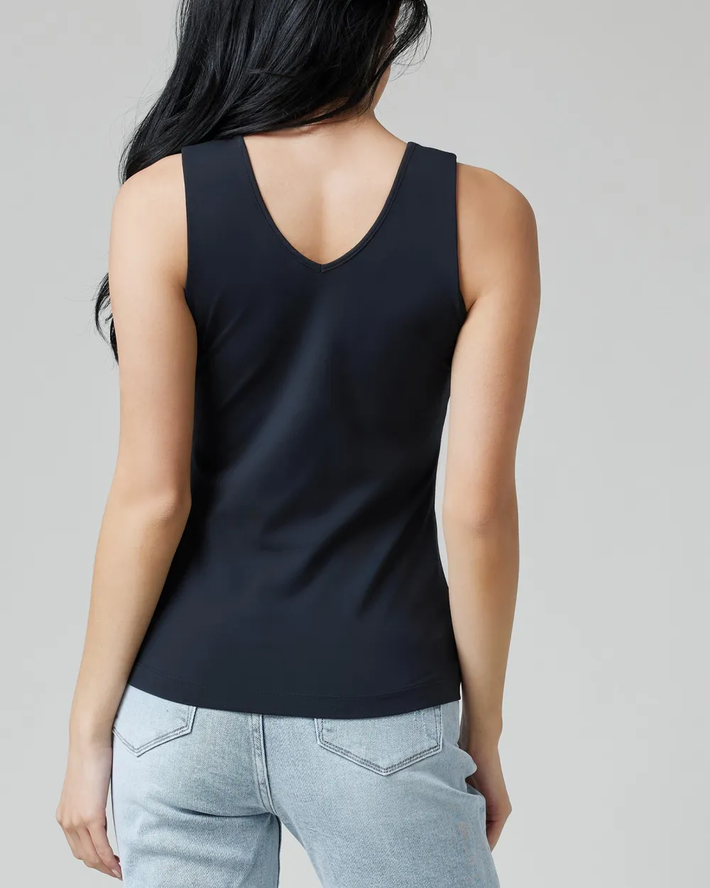 Simple And Elegant Black Sleeveless Tank