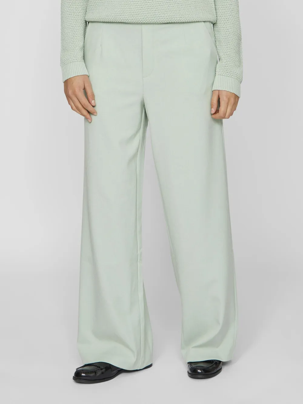 Wide Leg Pleat-Front Pants