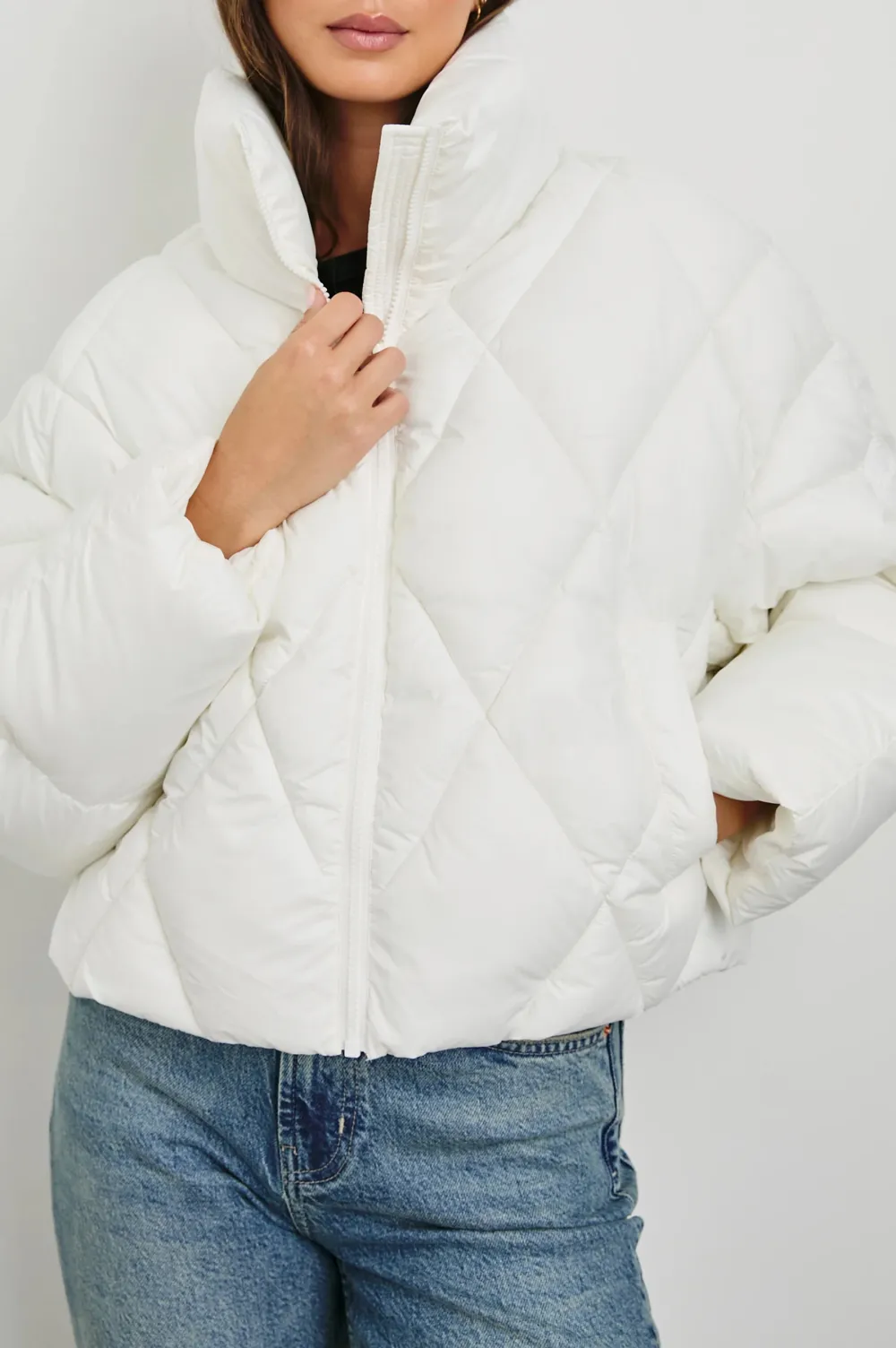 Thick And Warm Short-Sleeved Women's Down Jacket
