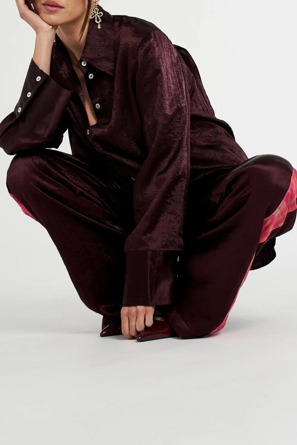 Elegant And Versatile Deep Plum Long-Sleeved Shirt
