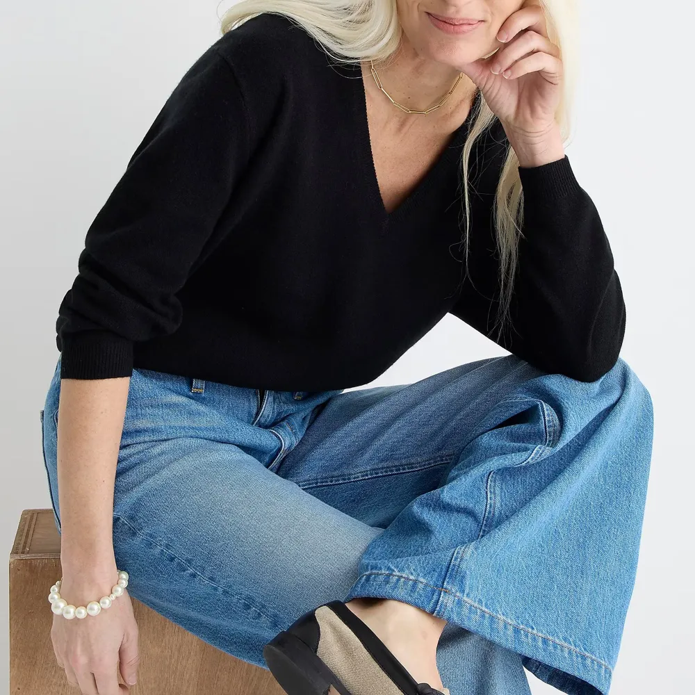 Cashmere Relaxed V-Neck Sweaters