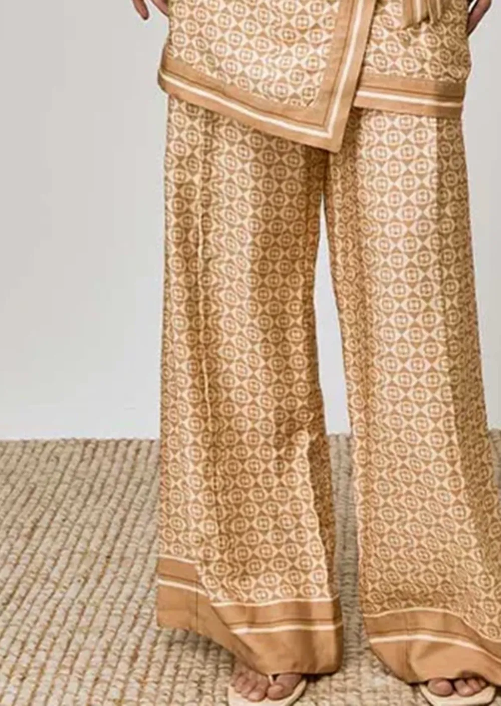 Pleated Wide Leg Pants