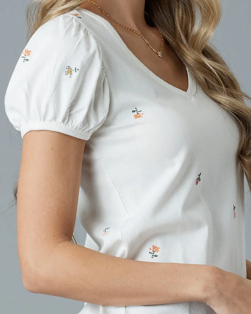 Charming V-Neck T-Shirt With Small Embroidered Motifs