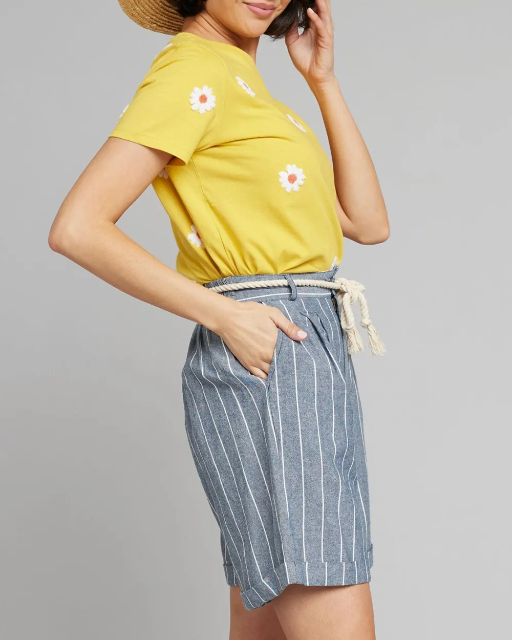 Striped Regular Drawstring Short