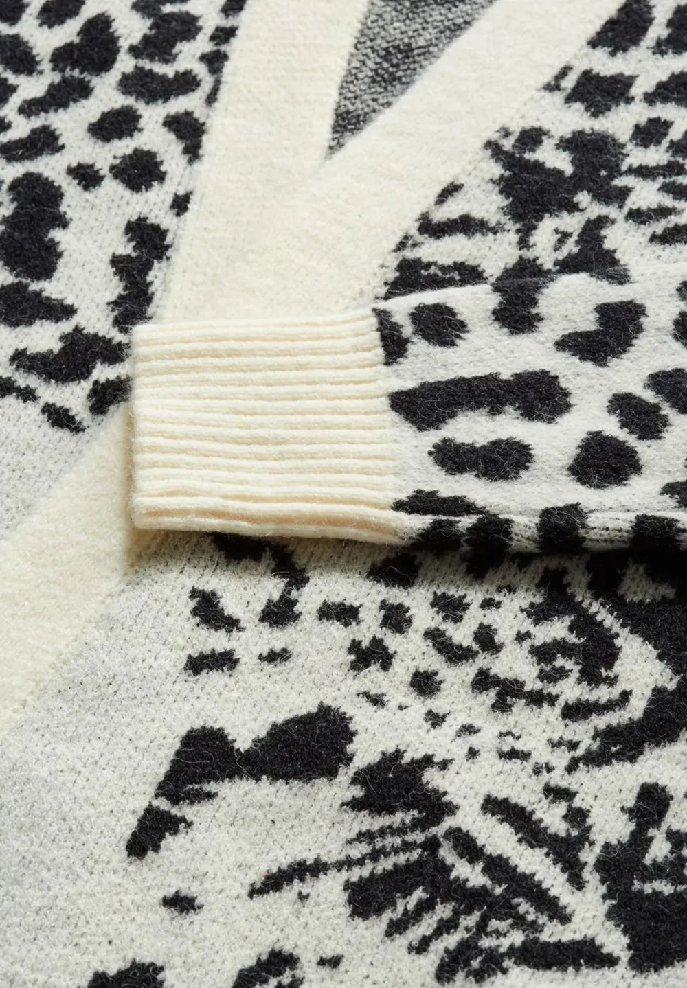 Leopard Print Shoulder Cardigan