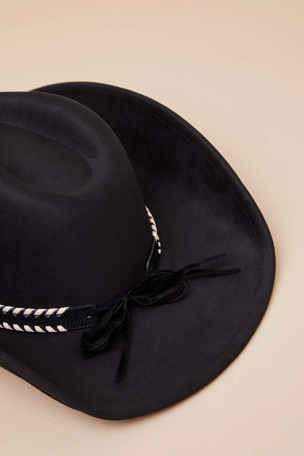 Classic Cute Black Hat With Bow Design