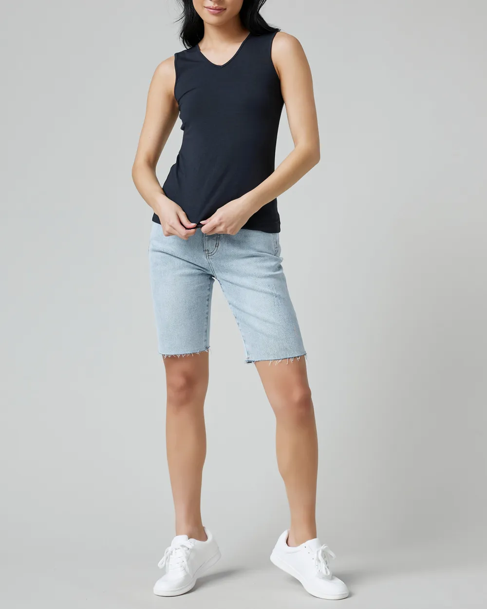 Simple And Elegant Black Sleeveless Tank