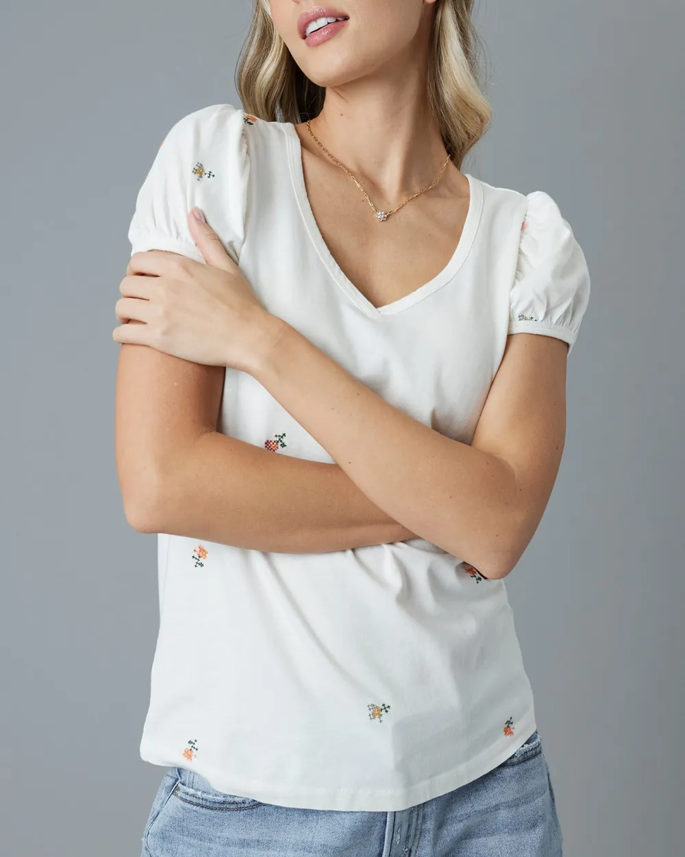 Charming V-Neck T-Shirt With Small Embroidered Motifs