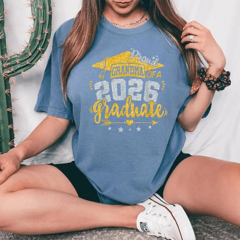 Proud Grandma Of A 2026 Graduate Grad Senior Graduation Women's Oversized Comfort T-Shirt