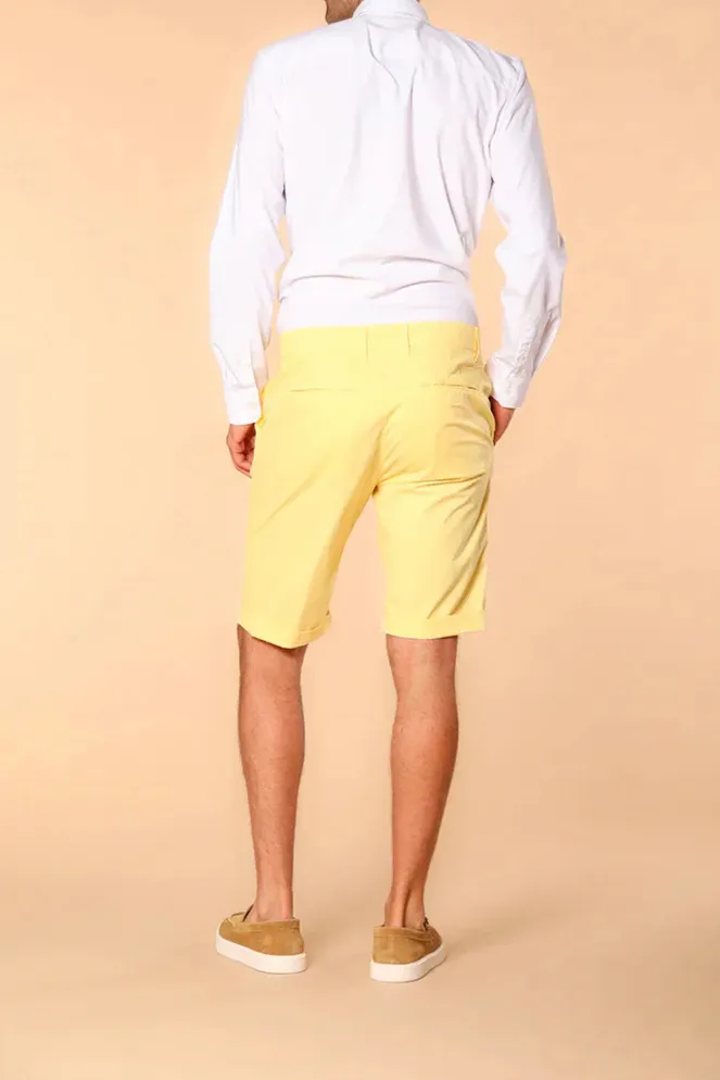 Light Yellow Cotton Twill Cargo Shorts For Men - Regular Fit