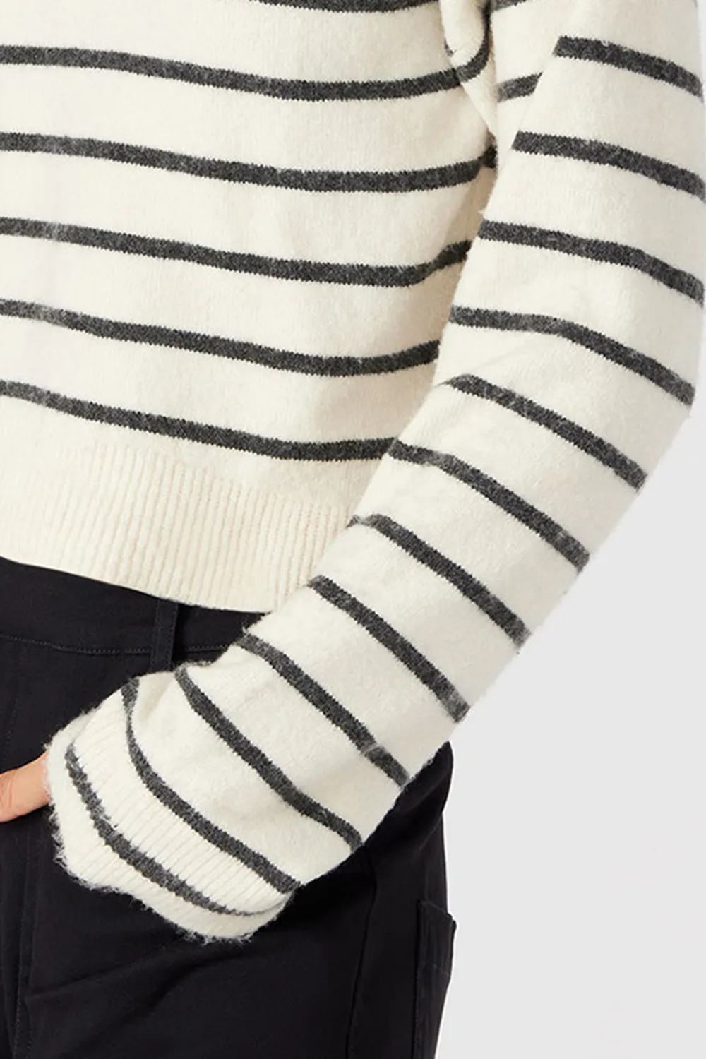 High Neck Sweater White/Black