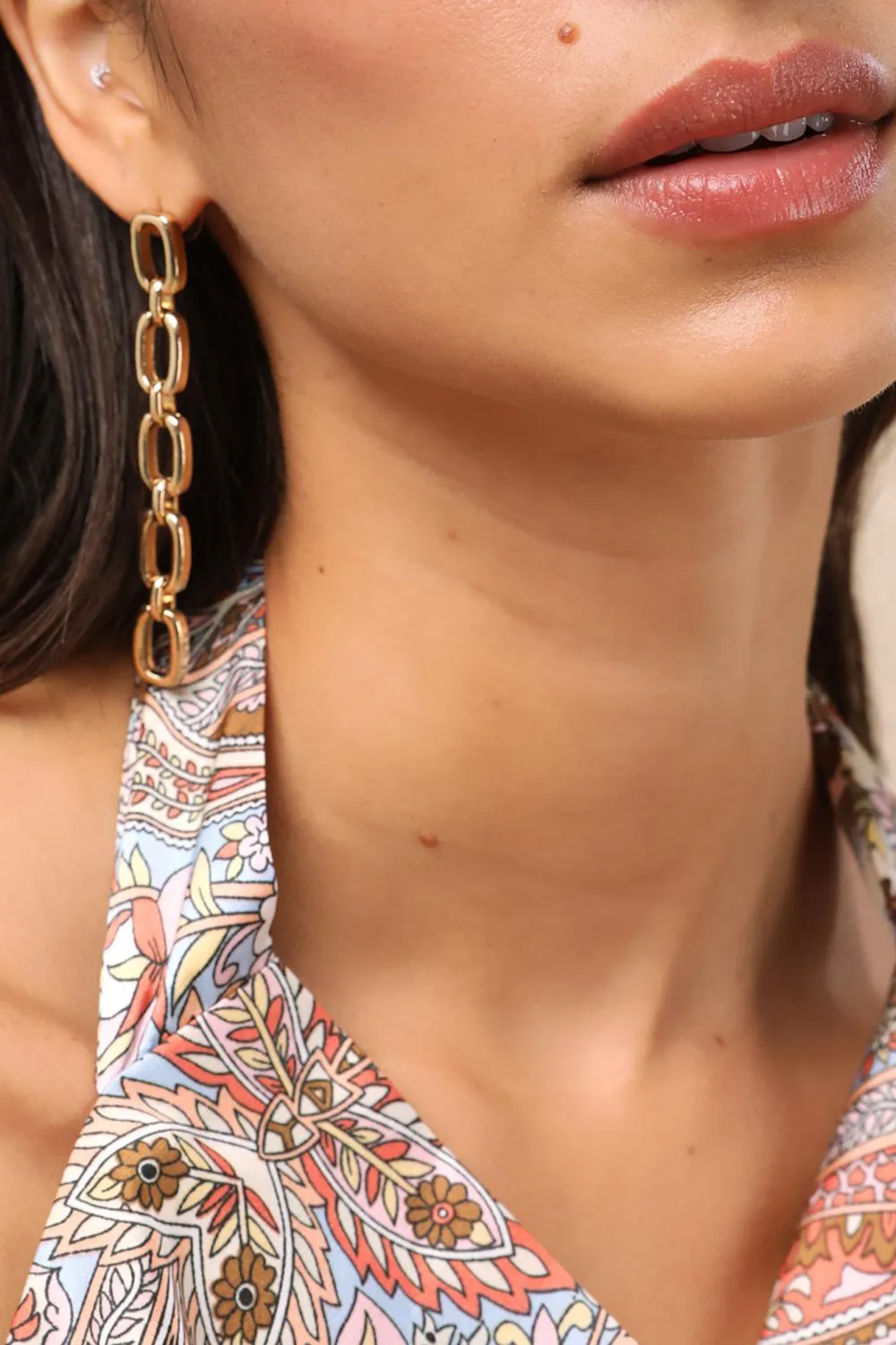 Simple And Versatile Low-Key Gold Earrings