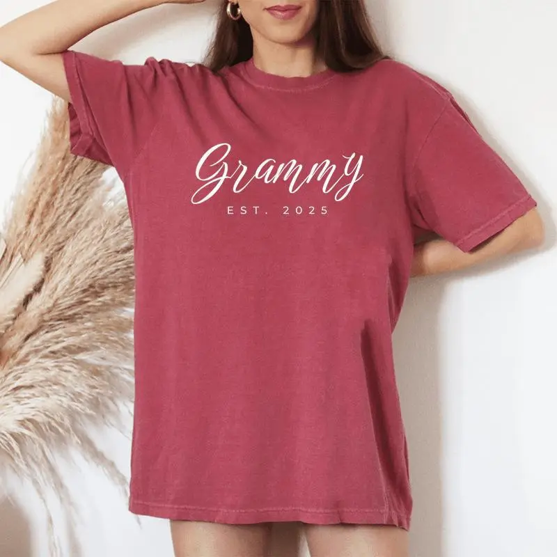 Grammy Grandma Est 2025 Women's Oversized Comfort T-Shirt