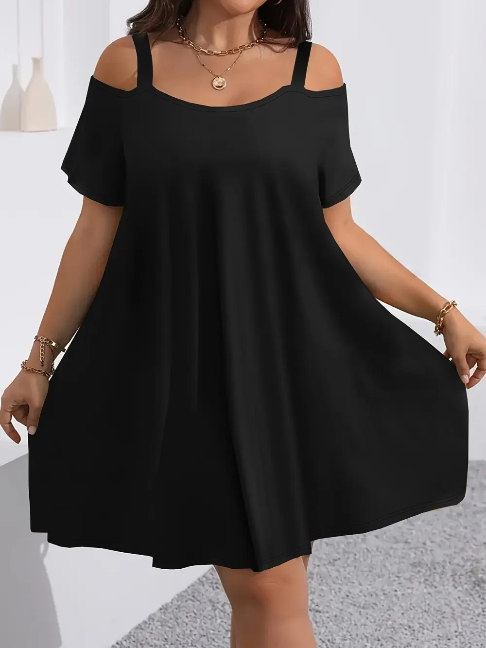Plus Size Women's Round Neck Short Sleeve Shoulder Cut Out Fitted Casual Midi Dress