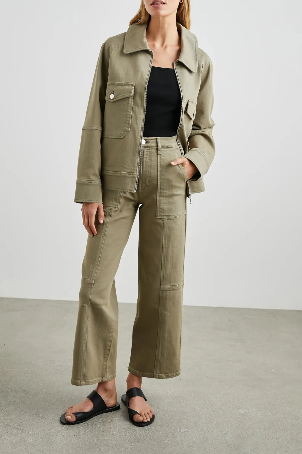 A Versatile Checked Long-Sleeved Women's Jacket