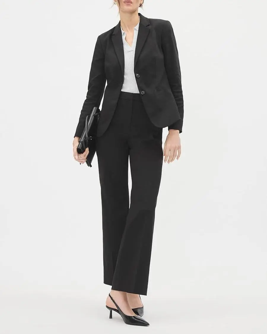Black Tailored Women's Blazer with Professional Style