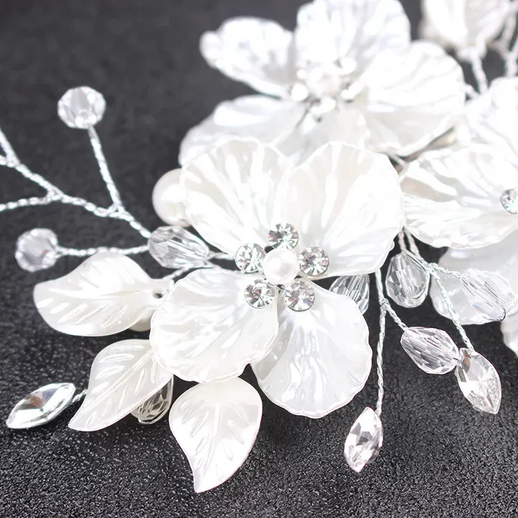 White Shell Petal Handmade Pearl Crystal Hair Clip