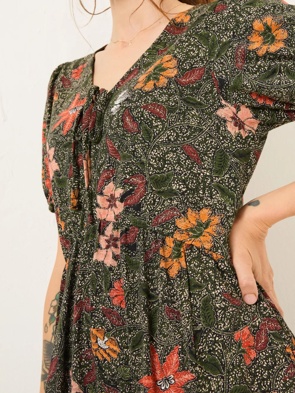 Black Floral Short Sleeve V-Neck Midi Dress