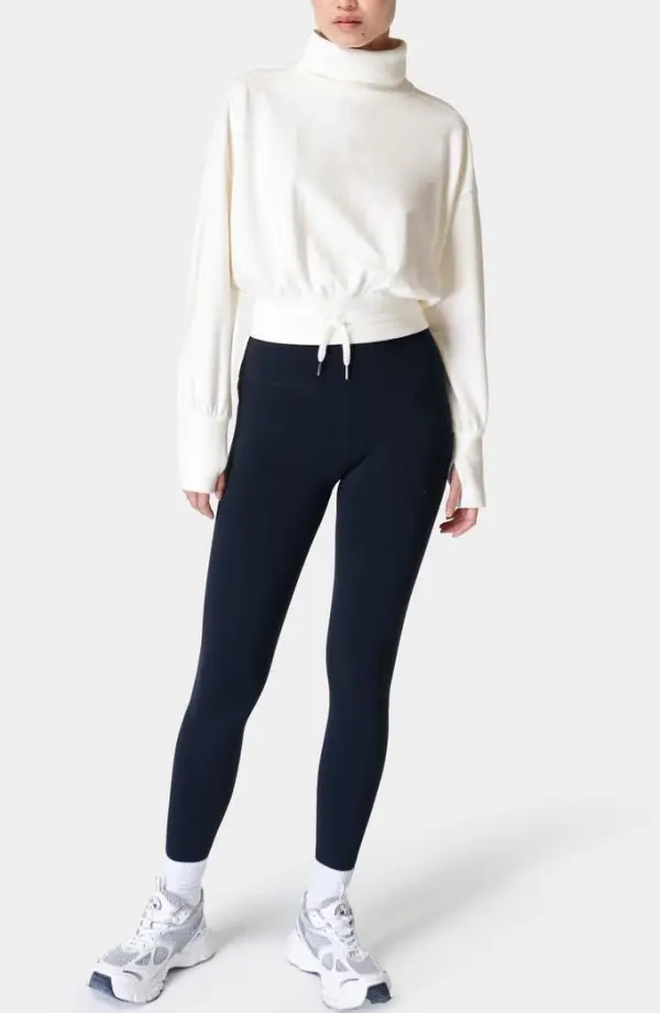 Regular Fleece Pullover Sweatshirt