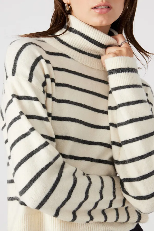 High Neck Sweater White/Black