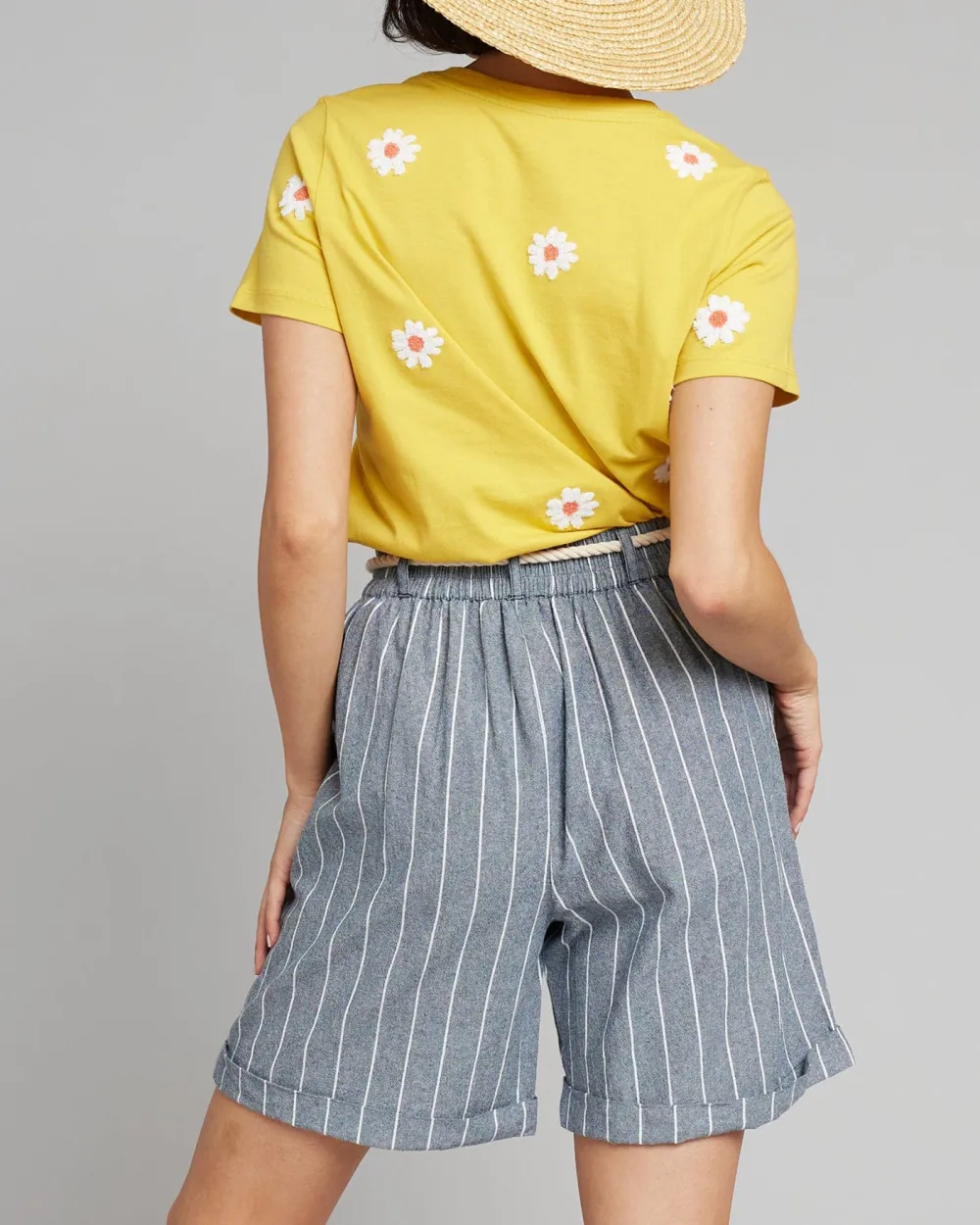 Striped Regular Drawstring Short