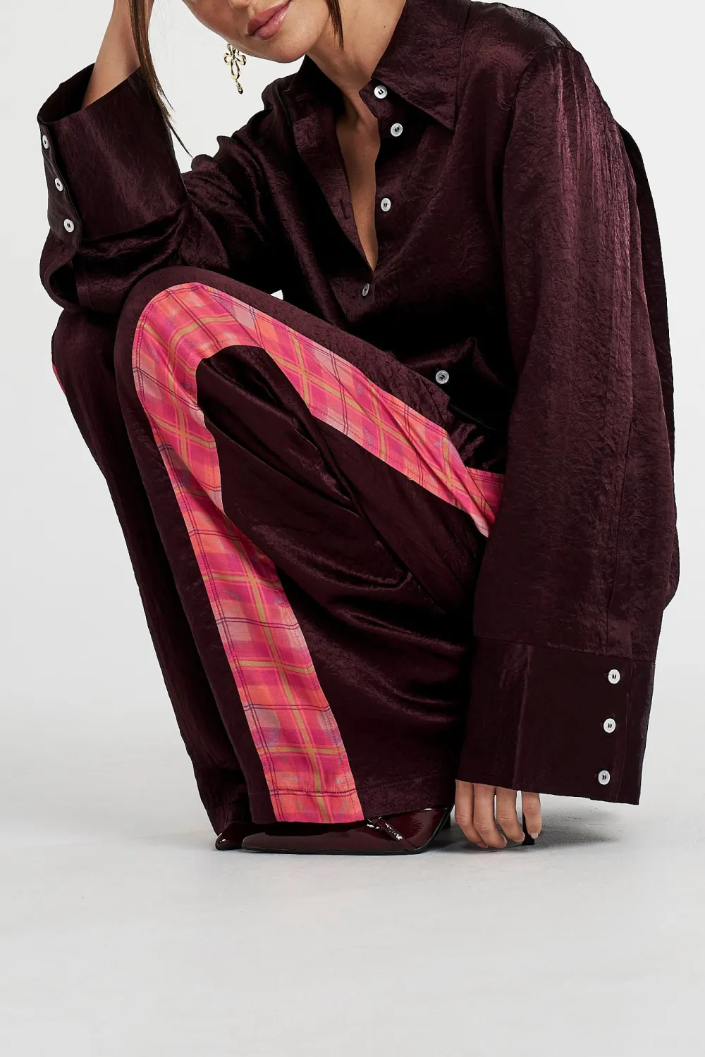 Elegant And Versatile Deep Plum Long-Sleeved Shirt