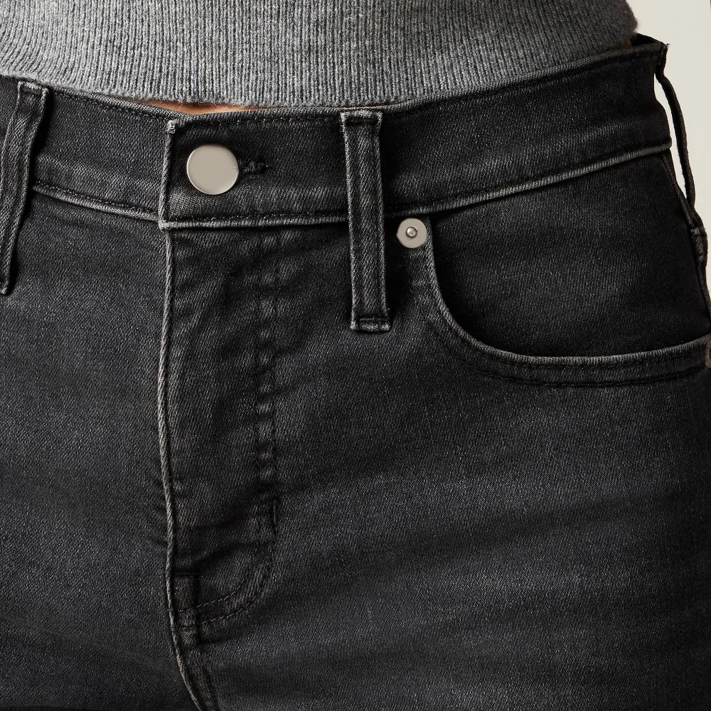 Mid-Rise Stretch Cropped Kickout Jeans
